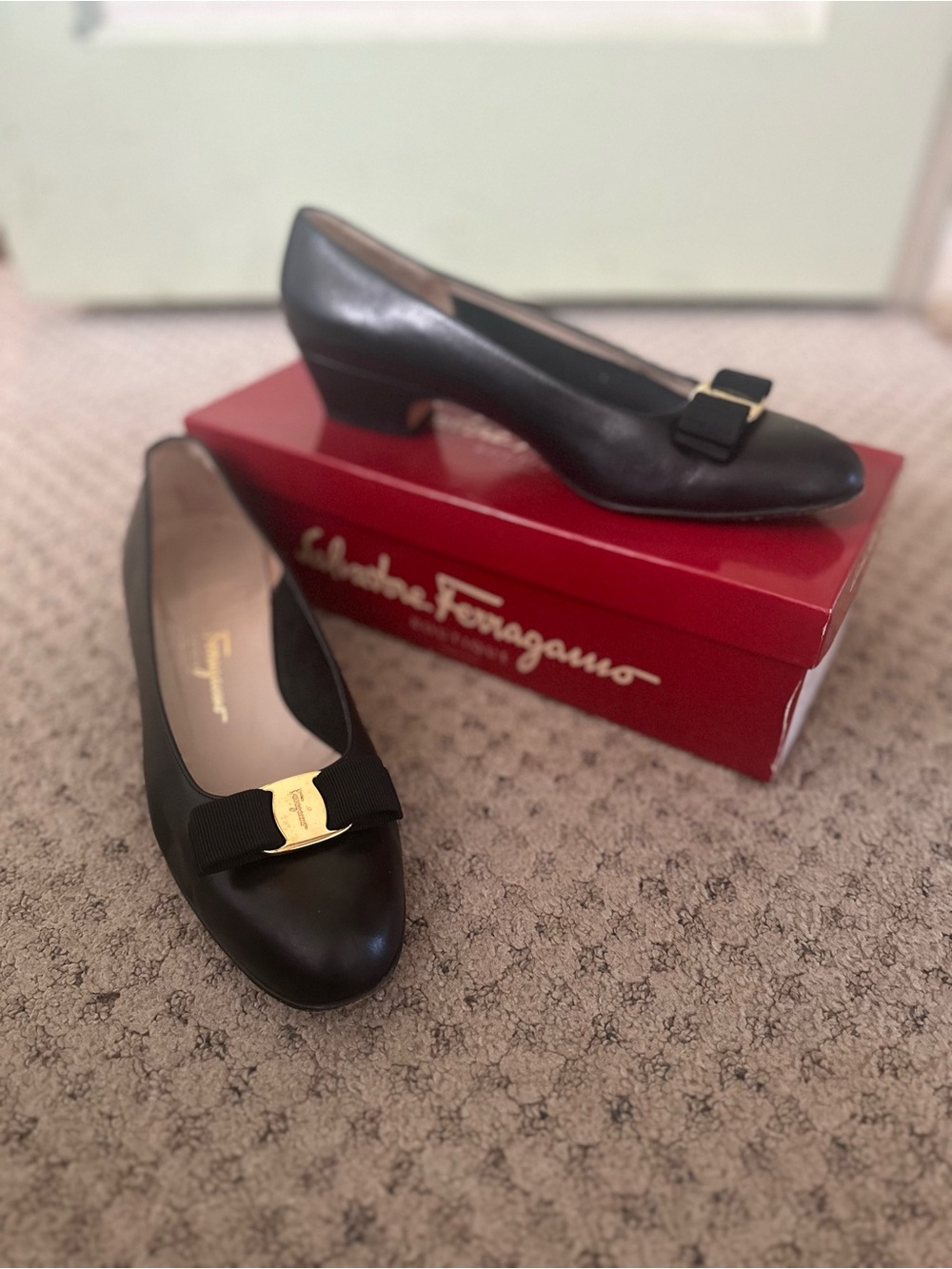 Salvatore Ferragamo Black Leather Bow Block Heel Pumps